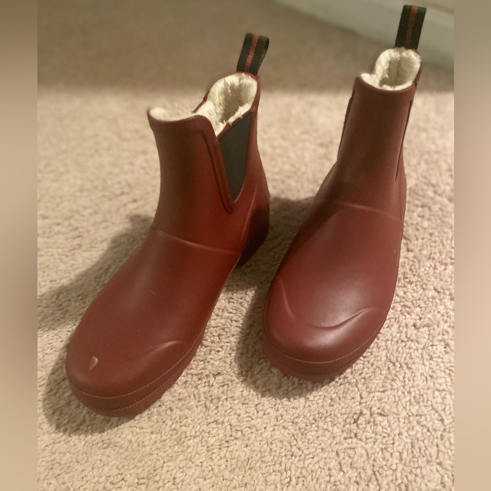 Burgundy Rain Booties☔️